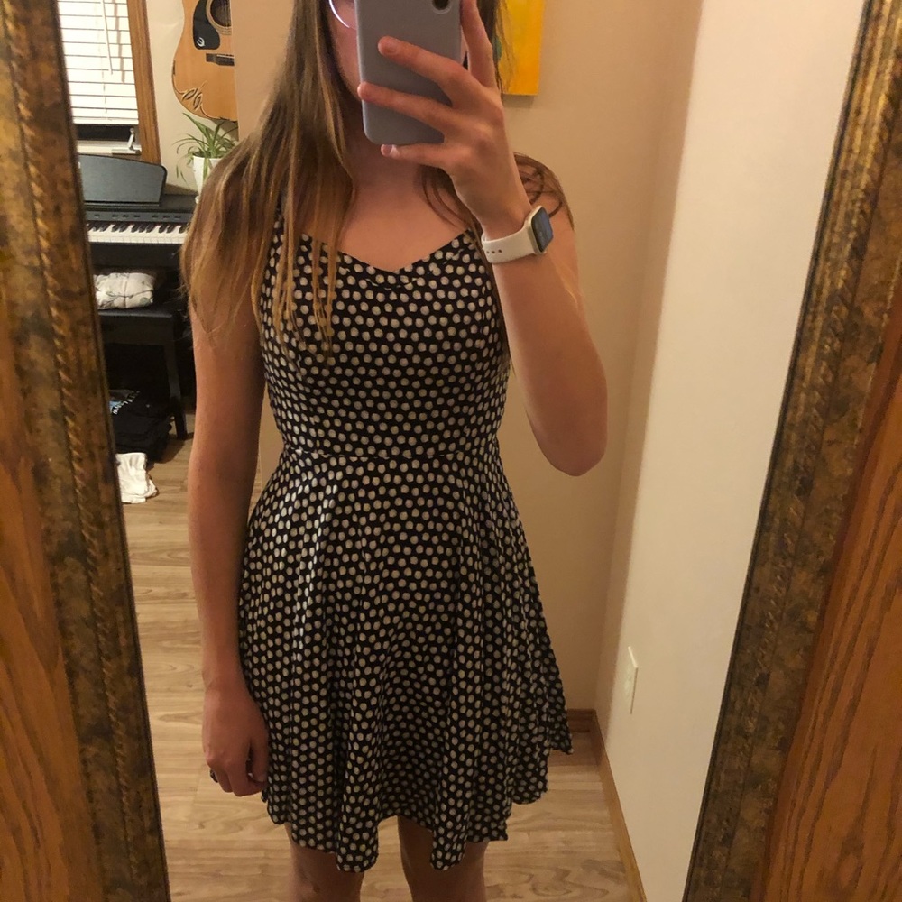 Sea shell black and white dress Old Navy